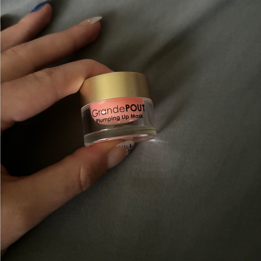 Grande spout lip mask